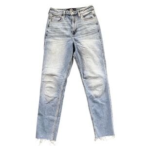Hollister Ultra High-Rise Mom Jean Light Wash Raw Hem W27 L32 Size 4L